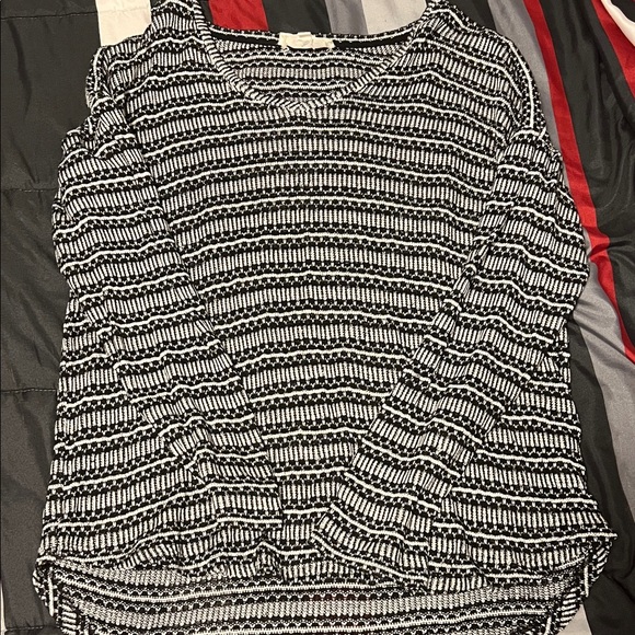 Vince Camuto Sweaters - Vince Camuto Monochrome Knit Top